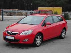 Rot Gebraucht 2012 Opel Astra Kombi | 2.250 € (Superpreis)