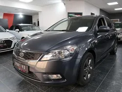 Grau Gebraucht 2010 Kia Ceed Vision Limousine | 4.900 € (Fairer Preis)