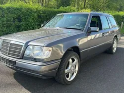 Grau Gebraucht 1994 Mercedes E320 Kombi | 5.500 €