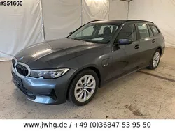 Grey metallic Gebraucht 2022 BMW 330e Advantage Kombi | 19.950 € (Superpreis)