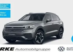Grau Gebraucht 2024 VW Touareg Basis SUV | 55.240 € (Guter Preis)