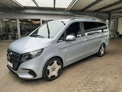 Silver metallic Gebraucht 2024 Mercedes V300 Avantgarde Van / Kleinbus | 77.900 € (Fairer Preis)