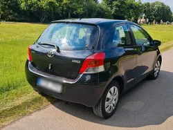 Schwarz Gebraucht 2009 Toyota Yaris Kleinwagen | 2.700 € (Fairer Preis)