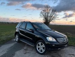 Schwarz Gebraucht 2005 Mercedes ML350 SUV | 11.499 €