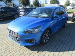 Blau Gebraucht 2021 Ford Focus ST-Line Limousine | 18.500 € (Fairer Preis)