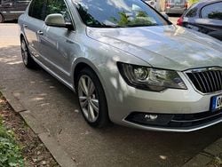 Silber Gebraucht 2013 Skoda Superb Elegance Limousine | 9.000 € (Etwas zu teuer)