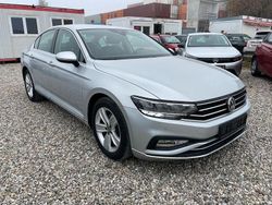 Silber Gebraucht 2021 VW Passat Elegance Limousine | 19.980 € (Guter Preis)