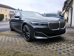 Grau Gebraucht 2020 BMW 750 Limousine | 41.500 € (Superpreis)