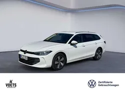 Pure white Gebraucht 2025 VW Passat Business Kombi | 38.795 € (Superpreis)