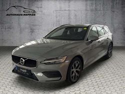 Grau Gebraucht 2024 Volvo V60 Kombi | 37.900 € (Fairer Preis)