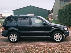 Schwarz Gebraucht 1998 Mercedes 320 SUV | 3.999 €