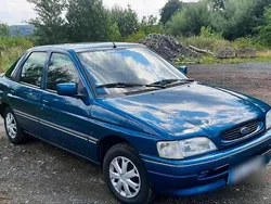 Blau Gebraucht 1995 Ford Escort Limousine | 1.650 €