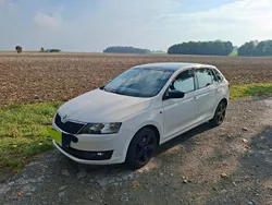 Weiß Gebraucht 2014 Skoda Rapid Ambition Kombi | 7.000 € (Superpreis)