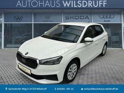 Candy weiß Gebraucht 2023 Skoda Fabia Ambition Limousine | 17.480 € (Guter Preis)