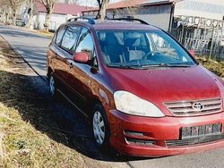 Rot Gebraucht 2005 Toyota Avensis Verso Van / Kleinbus | 4.600 €