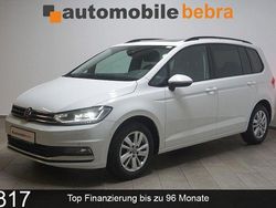 Pure white Gebraucht 2022 VW Touran Comfortline Van / Kleinbus | 27.990 € (Fairer Preis)