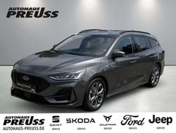 Grau Gebraucht 2024 Ford Focus ST-Line Limousine | 24.995 € (Fairer Preis)