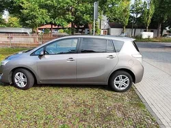 Braun Gebraucht 2014 Toyota Verso Life Van / Kleinbus | 6.500 € (Guter Preis)