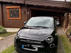 Schwarz Gebraucht 2022 Fiat 500e Limousine | 12.700 € (Superpreis)