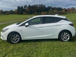 Weiß Gebraucht 2018 Opel Astra Limousine | 7.500 € (Guter Preis)