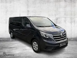 Grau Gebraucht 2024 Renault Trafic Life Van | 34.880 € (Guter Preis)
