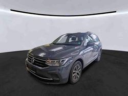 Delfingrau metallic Gebraucht 2021 VW Tiguan Life SUV | 20.290 € (Guter Preis)