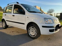 Weiß Gebraucht 2012 Fiat Panda Kleinwagen | 3.700 €