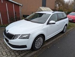 Weiß Gebraucht 2017 Skoda Octavia Ambition Kombi | 8.500 € (Guter Preis)