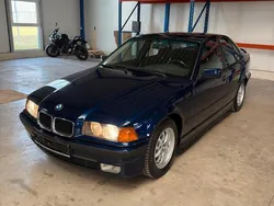 Blau Gebraucht 1994 BMW 325 Limousine | 16.500 €