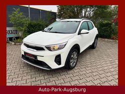 Weiß Gebraucht 2022 Kia Stonic Vision SUV | 13.900 €