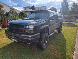 Grau Gebraucht 2002 Chevrolet Silverado SUV | 22.999 €