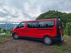 Rot Gebraucht 2020 Renault Trafic Komfort Van / Kleinbus | 26.500 € (Teuer)