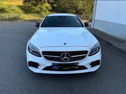 Weiß Gebraucht 2018 Mercedes C200 AMG line Coupé | 29.700 € (Etwas zu teuer)