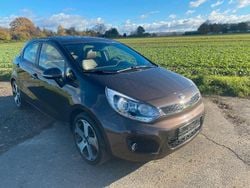 Braun Gebraucht 2013 Kia Rio Limousine | 5.999 € (Guter Preis)