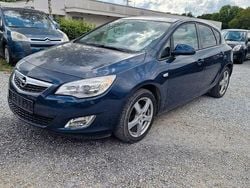 Blau Gebraucht 2011 Opel Astra Design Edition Limousine | 2.700 € (Superpreis)