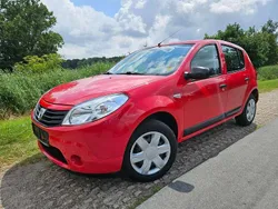 Rot Gebraucht 2009 Dacia Sandero Ambiance Kleinwagen | 3.400 € (Etwas zu teuer)