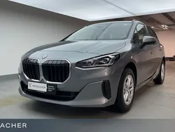 Skyscraper grau metallic Gebraucht 2024 BMW 218 Active Tourer Van / Kleinbus | 29.849 € (Superpreis)