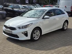 Wd) cararraweiss (weiss Gebraucht 2021 Kia Ceed Vision Limousine | 18.980 € (Superpreis)