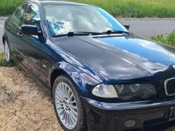 Blau Gebraucht 2001 BMW 330 Sport Line Limousine | 1.600 €