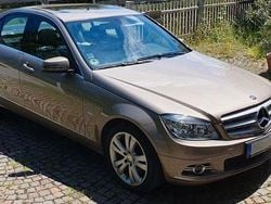 Schwarz Gebraucht 2010 Mercedes C200 Classic Limousine | 11.000 € (Etwas zu teuer)