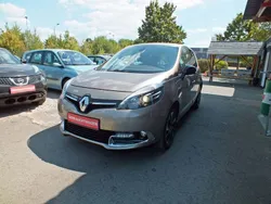 Beige Gebraucht 2015 Renault Scénic III Bose Edition Van / Kleinbus | 8.200 € (Etwas zu teuer)
