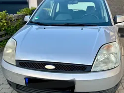 Silber Gebraucht 2005 Ford Fiesta Kleinwagen | 1.100 € (Fairer Preis)