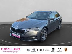 Grau Gebraucht 2023 Skoda Octavia Clever Kombi | 26.660 € (Fairer Preis)
