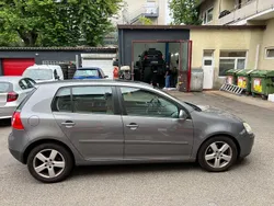 Grau Gebraucht 2009 VW Golf VI Edition Limousine | 2.600 € (Fairer Preis)