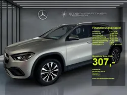 Iridiumsilber metallic Gebraucht 2022 Mercedes GLA180 Style SUV | 28.900 € (Guter Preis)