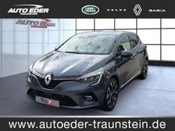Grau Gebraucht 2021 Renault Clio V Intens Limousine | 15.900 € (Etwas zu teuer)