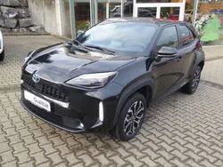 Mysticschwarz Gebraucht 2024 Toyota Yaris Cross Connect Style SUV | 28.450 € (Fairer Preis)