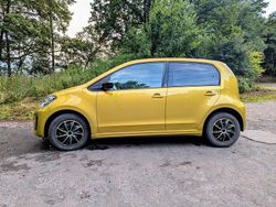 Gelb Gebraucht 2021 VW e-up! Kleinwagen | 11.950 € (Fairer Preis)