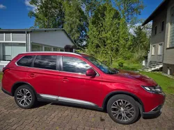 Rot Gebraucht 2016 Mitsubishi Outlander SUV | 16.900 €