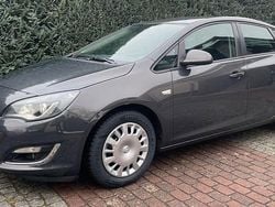 Grau Gebraucht 2013 Opel Astra Limousine | 5.899 € (Guter Preis)
